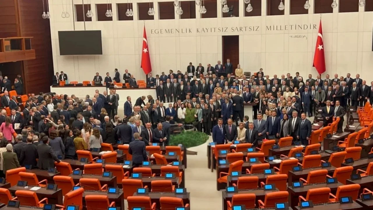 Çerçeve Yasa Meclis’ten Geçti: İşte 12 Maddelik Düzenlemenin Tüm Ayrıntıları