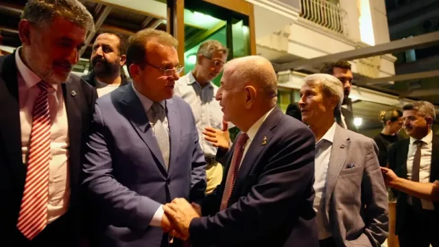 Siyasette Dikkat Çeken Buluşma: Beş Parti Lideri Aynı Masada