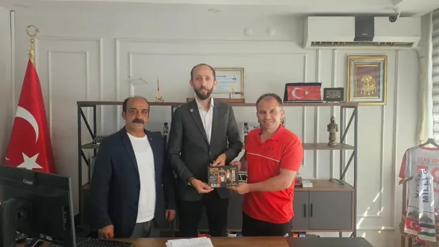 Cabir Çetinkaya: “Yeni Ahmet Ayık’lar, Taha Akgül’ler Yetiştirmeliyiz”